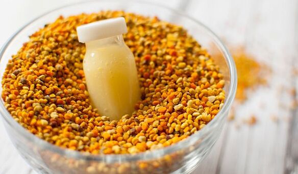 Seorang pria akan menjaga dirinya dalam kondisi yang baik dengan mengonsumsi royal jelly dan roti lebah