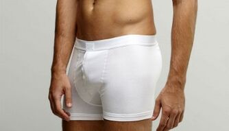 pria dengan operasi pembesaran penis