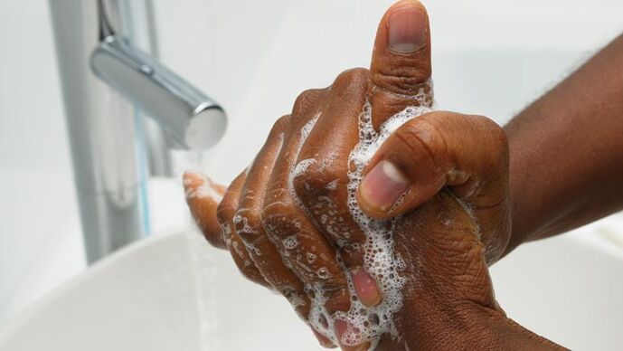 mencuci tangan sebelum latihan pembesaran penis